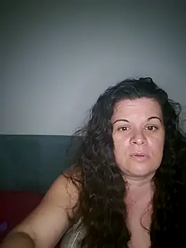 Snapshot of PerleRaree chatting on April 2026 08:33:02 PM PerleRaree online show from April 2026 08:33:02 PM