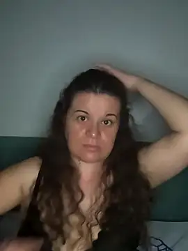 Snapshot of PerleRaree chatting on April 2026 10:18:02 PM PerleRaree online show from April 2026 10:18:02 PM