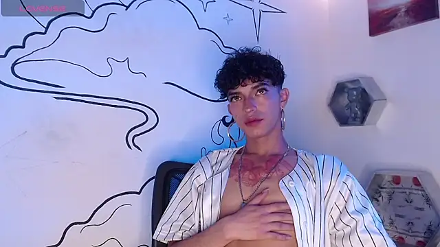 Trinity Knox online show from December 2025 03:28:02 PM