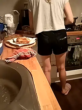 NiceBadgera online show from September 2025 06:40:02 PM