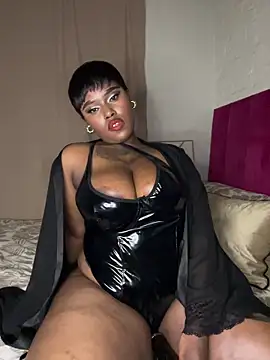 Snapshot of QUEEN_NOBUHLE_777 chatting on April 2026 10:43:01 PM QUEEN NOBUHLE 777 online show from April 2026 10:43:01 PM