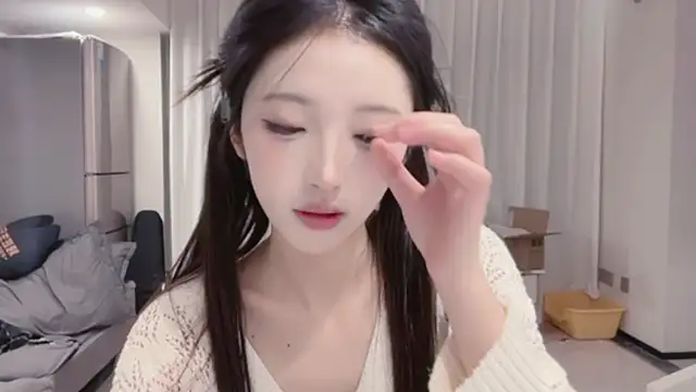 ZhaoZhao-ZM online show from October 2025 01:22:01 PM