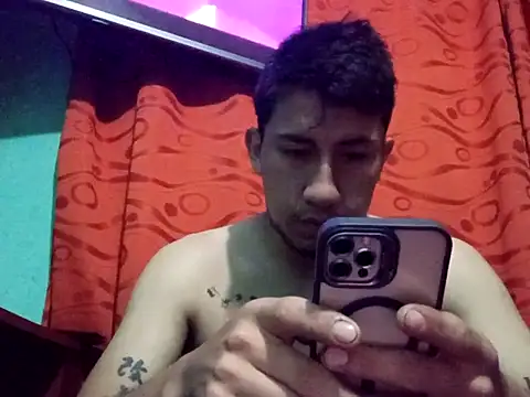 True Di online show from September 2025 01:07:02 AM