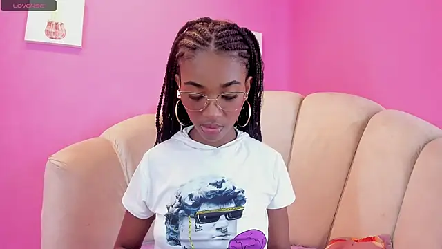 Snapshot of MarianRosse chatting on September 2025 08:25:02 PM MarianRosse online show from September 2025 08:25:02 PM