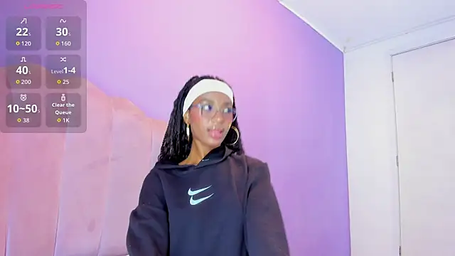 Snapshot of MarianRosse chatting on October 2025 09:01:01 PM MarianRosse online show from October 2025 09:01:01 PM