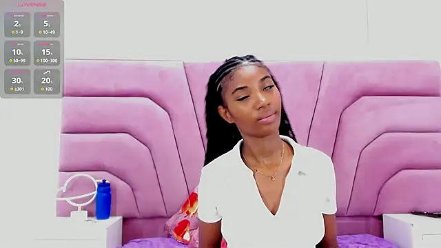 Snapshot of MarianRosse chatting on October 2025 08:06:02 PM MarianRosse online show from October 2025 08:06:02 PM