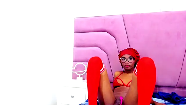 Snapshot of MarianRosse chatting on October 2025 08:04:02 AM MarianRosse online show from October 2025 08:04:02 AM