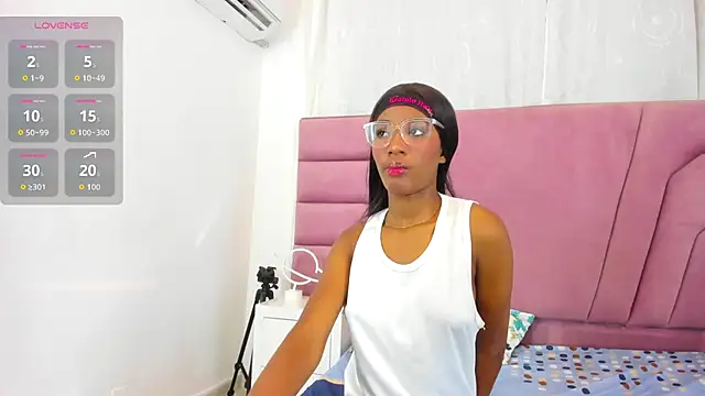 Snapshot of MarianRosse chatting on November 2025 09:36:01 PM MarianRosse online show from November 2025 09:36:01 PM