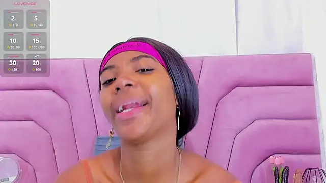 Snapshot of MarianRosse chatting on November 2025 06:19:02 PM MarianRosse online show from November 2025 06:19:02 PM