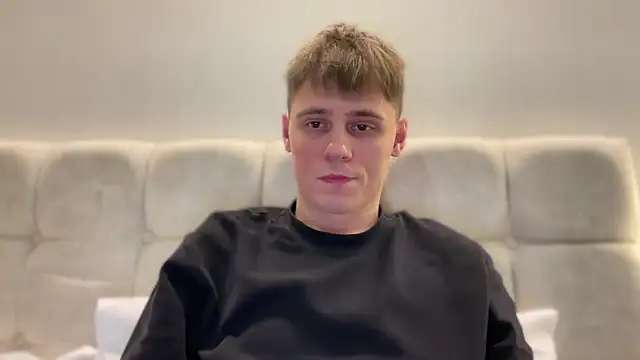 Snapshot of Tyler_Garner chatting on September 2025 12:23:02 AM Tyler Garner online show from September 2025 12:23:02 AM