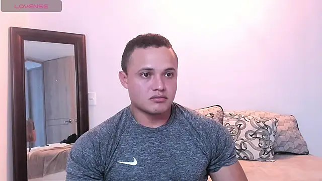 KingLevi01 online show from September 2025 07:58:02 PM