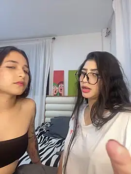 Snapshot of Sweet_and_Rous0 chatting on September 2025 04:11:02 AM Sweet and Rous0 online show from September 2025 04:11:02 AM