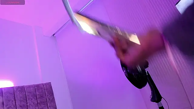 Ambeer fox  online show from March 2026 01:36:02 PM