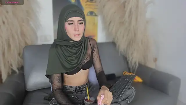 Snapshot of seraphine_arabic chatting on April 2026 01:27:02 PM seraphine arabic online show from April 2026 01:27:02 PM