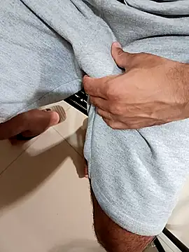 Gallo001 online show from December 2025 01:56:02 AM