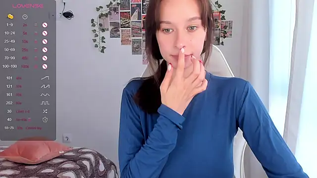 Snapshot of _Alissaa chatting on October 2025 02:12:02 PM  Alissaa online show from October 2025 02:12:02 PM