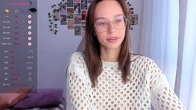 Snapshot of _Alissaa chatting on October 2025 01:19:01 PM  Alissaa online show from October 2025 01:19:01 PM