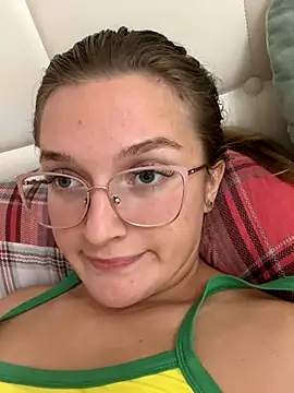 Snapshot of Bellatrisssaa chatting on September 2025 08:44:01 PM Bellatrisssaa online show from September 2025 08:44:01 PM