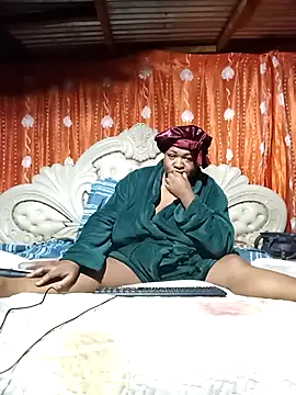 BUSTY QUEEEN online show from October 2025 07:55:01 PM