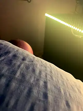 Snapshot of THEDICKBOY17 chatting on September 2025 09:18:01 PM THEDICKBOY17 online show from September 2025 09:18:01 PM