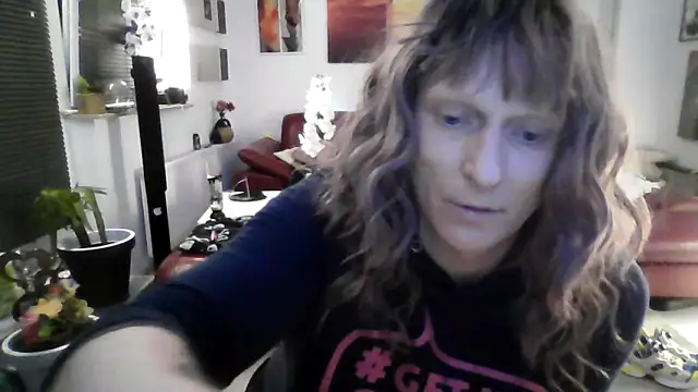 Snapshot of hellgirl1980 chatting on October 2025 01:28:01 AM hellgirl1980 online show from October 2025 01:28:01 AM