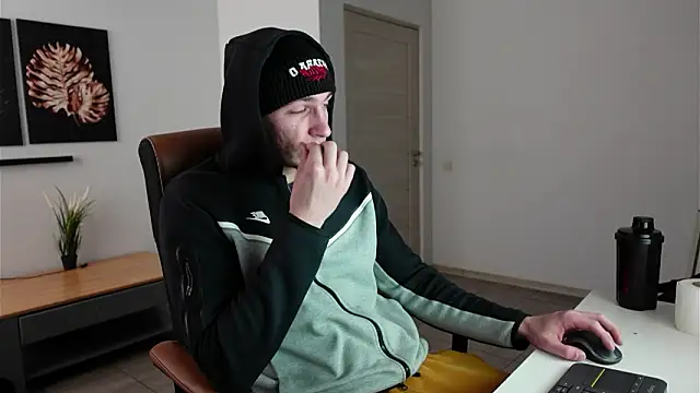 Snapshot of Ryan_Dozer chatting on March 2026 07:13:01 AM Ryan Dozer online show from March 2026 07:13:01 AM