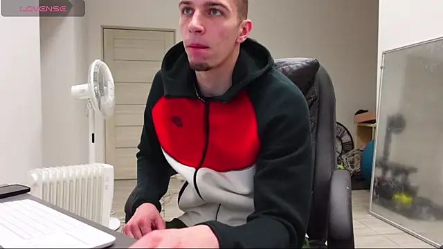 Snapshot of Ryan_Dozer chatting on March 2026 06:02:01 AM Ryan Dozer online show from March 2026 06:02:01 AM