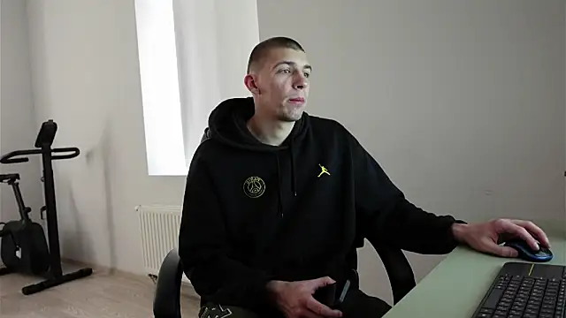 Snapshot of Ryan_Dozer chatting on April 2026 06:24:01 AM Ryan Dozer online show from April 2026 06:24:01 AM