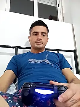 Snapshot of Andr3s69xxx chatting on February 2026 09:07:01 PM Andr3s69xxx online show from February 2026 09:07:01 PM