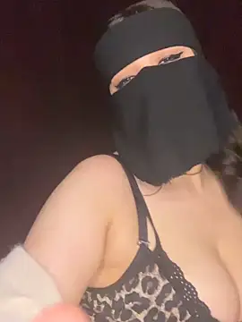 RooVaaN-Xx online show from December 2025 01:33:02 AM