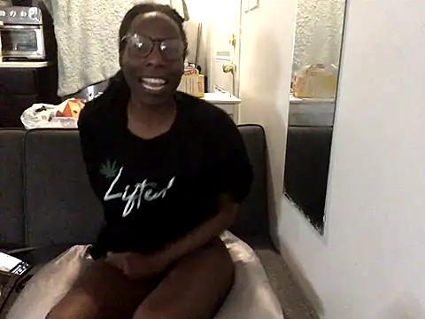 littyleesh1 online show from December 2025 10:37:02 PM