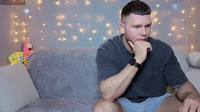 SheldonAndKaren online show from December 2025 06:56:01 PM