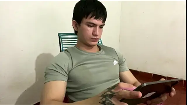 Snapshot of ErickWalton chatting on September 2025 05:12:01 AM ErickWalton online show from September 2025 05:12:01 AM
