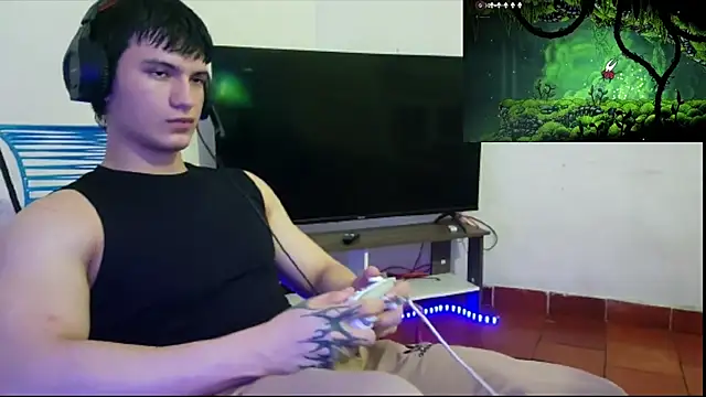 ErickWalton online show from November 2025 05:19:02 AM