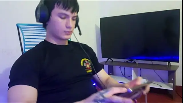 ErickWalton online show from November 2025 05:40:02 AM