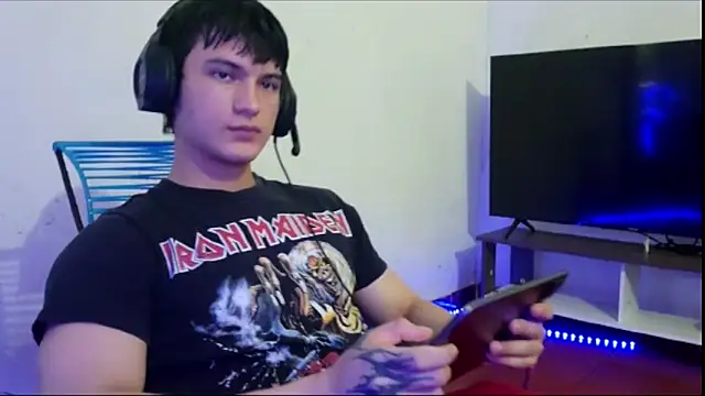 ErickWalton online show from November 2025 05:18:02 AM