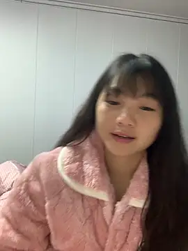 Emlyly-18 online show from October 2025 01:11:01 AM