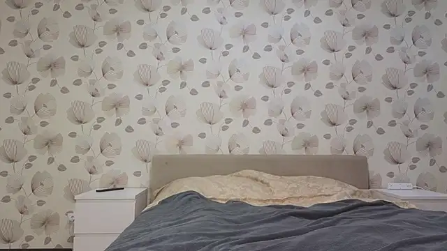 Annabel theMoon online show from November 2025 04:00:02 AM