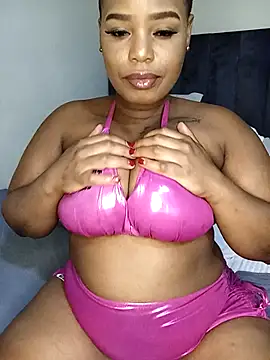 Snapshot of ThickAmy chatting on September 2025 05:47:02 PM ThickAmy online show from September 2025 05:47:02 PM