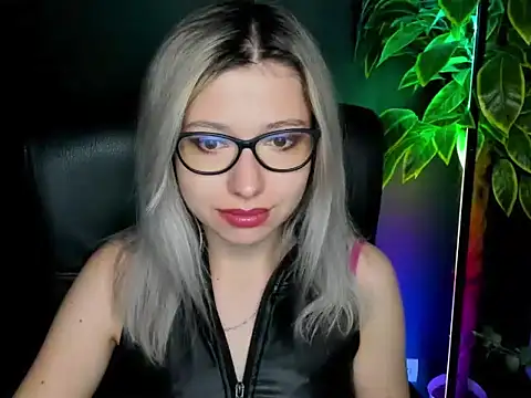 loveHeidi online show from September 2025 04:46:02 AM