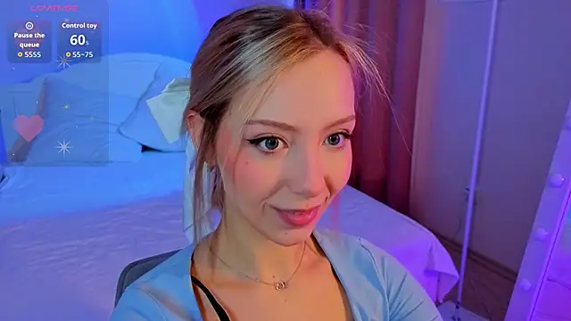 Snapshot of LumMina chatting on April 2026 02:59:02 AM LumMina online show from April 2026 02:59:02 AM