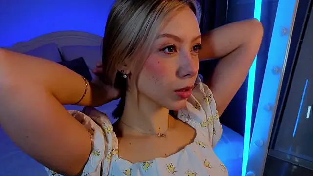 Snapshot of LumMina chatting on April 2026 02:58:01 AM LumMina online show from April 2026 02:58:01 AM