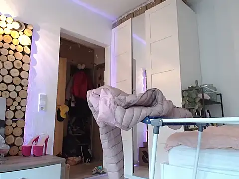 Snapshot of story_of_sarah chatting on September 2025 03:45:01 PM story of sarah online show from September 2025 03:45:01 PM