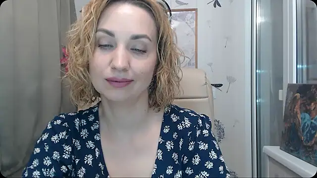 KatrinAlluring online show from October 2025 04:24:02 AM