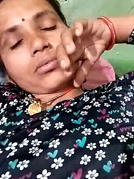 KIRTI12 HOT online show from October 2025 05:03:01 PM