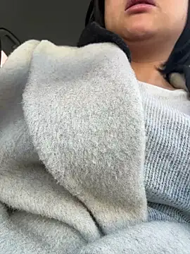 Snapshot of Fengbaby-555 chatting on March 2026 02:04:01 AM Fengbaby-555 online show from March 2026 02:04:01 AM