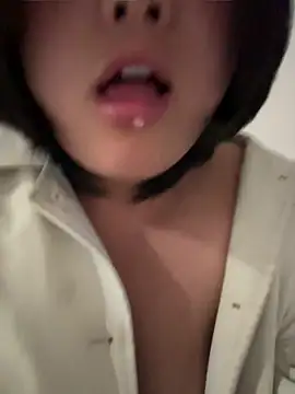 Snapshot of Fengbaby-555 chatting on April 2026 01:58:02 PM Fengbaby-555 online show from April 2026 01:58:02 PM