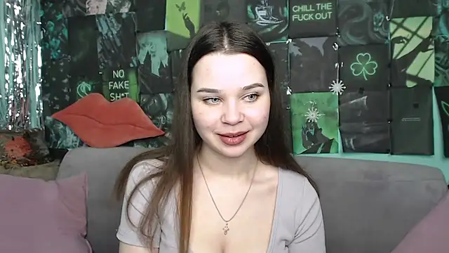 Snapshot of GloriyaDre chatting on September 2025 05:28:02 AM GloriyaDre online show from September 2025 05:28:02 AM