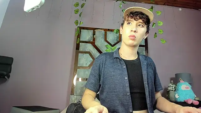 Snapshot of Electra_Gosselin chatting on April 2026 12:19:02 AM Electra Gosselin online show from April 2026 12:19:02 AM