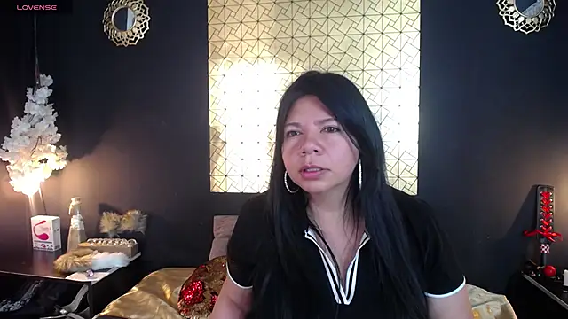 Snapshot of kinky_momm chatting on March 2026 02:44:02 PM kinky momm online show from March 2026 02:44:02 PM